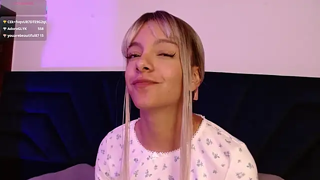 peyton_golden1's cam snapshot