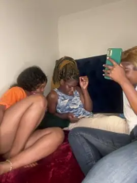 Boneca25 live sex cam