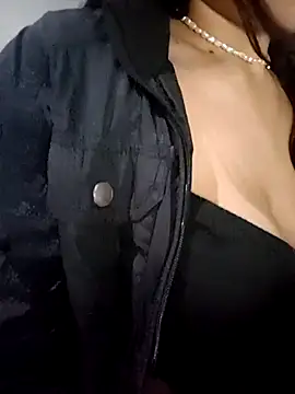 ElaRuil69 live sex cam