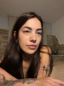 littlethyy's cam snapshot