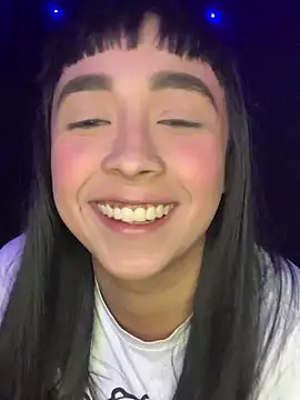 adara_muller_'s cam snapshot