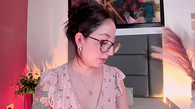 Emilywatsonn's cam snapshot