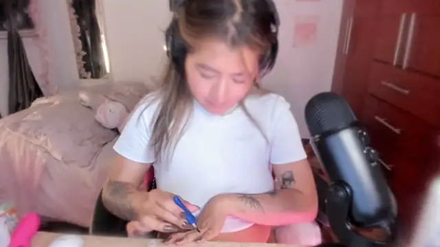 StephaniFox's cam snapshot