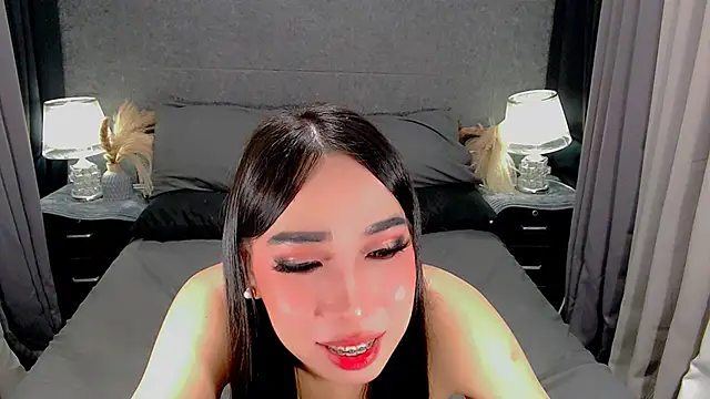 Kisha_fucks live sex cam