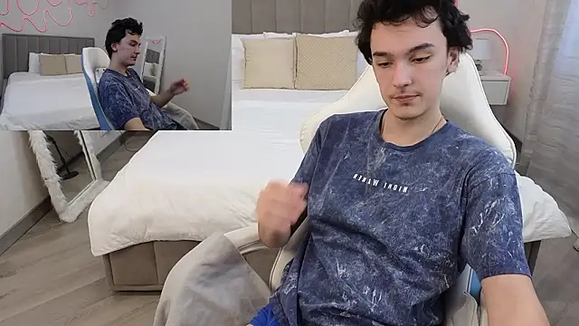 MoonlinSkinn live sex cam