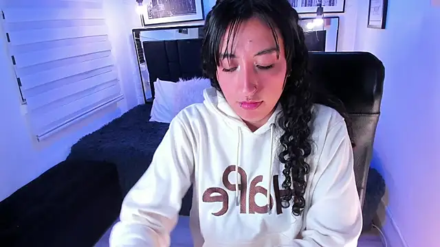 ladyraing's cam snapshot