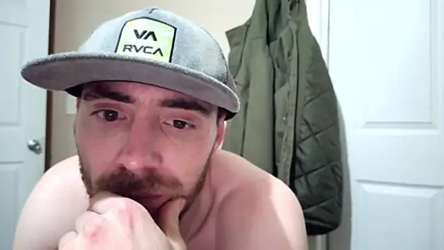 Huntzg23 live sex cam