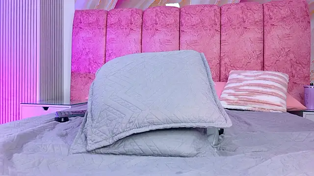 emmacurvy live sex cam