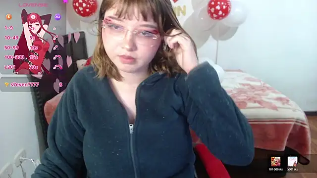 Cherrybloom692's cam snapshot