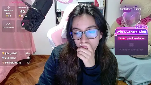 Maggie_Fox3's cam snapshot