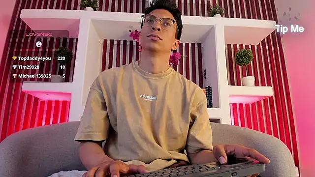 ApoloCruz live sex cam