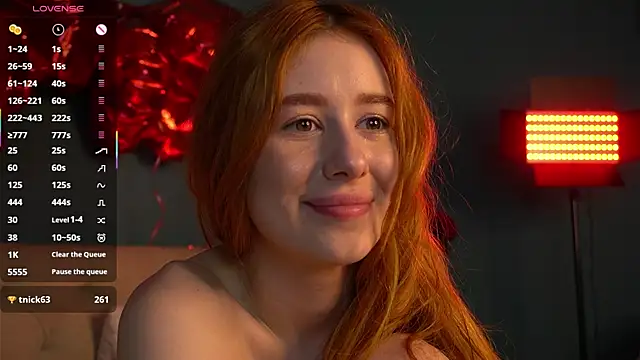 Lisafoxy_'s cam snapshot