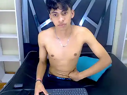 sebas_twink7's cam snapshot