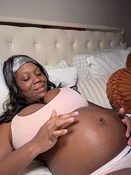 I_am_topgyal's cam snapshot