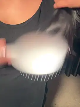 Lucky_Flora live sex cam