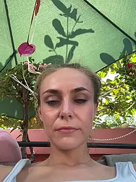 White_mistress's cam snapshot