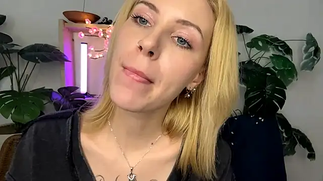 FruitedRiding's cam snapshot