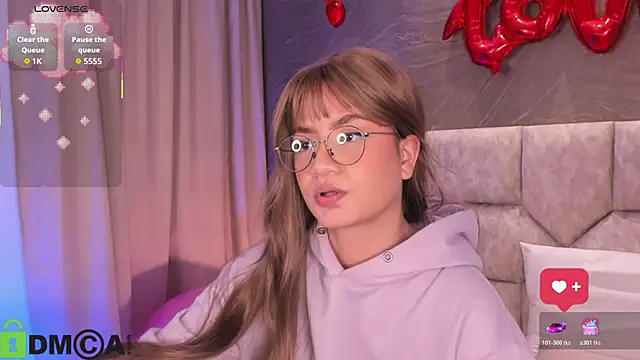 Arinextdoor's cam snapshot