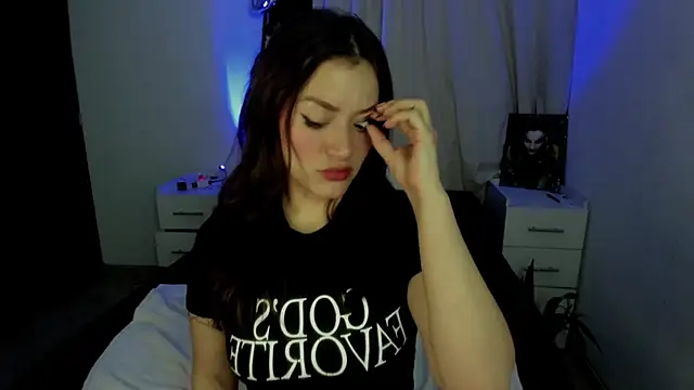 Lucyerobbie live sex cam