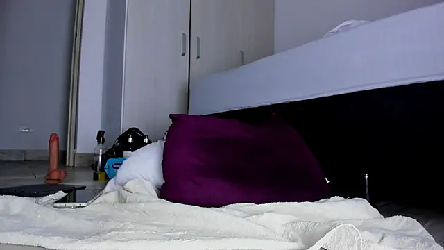 Skarleth69's cam snapshot