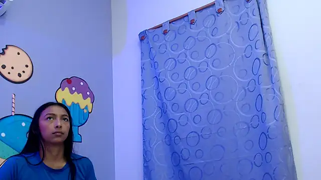 skinnysexzara18's cam snapshot