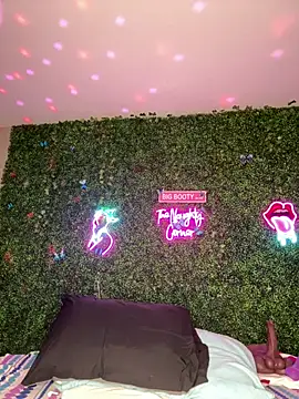 RenaThickAss live sex cam