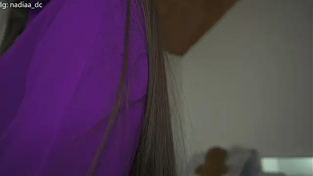 Nadiaa_'s cam snapshot