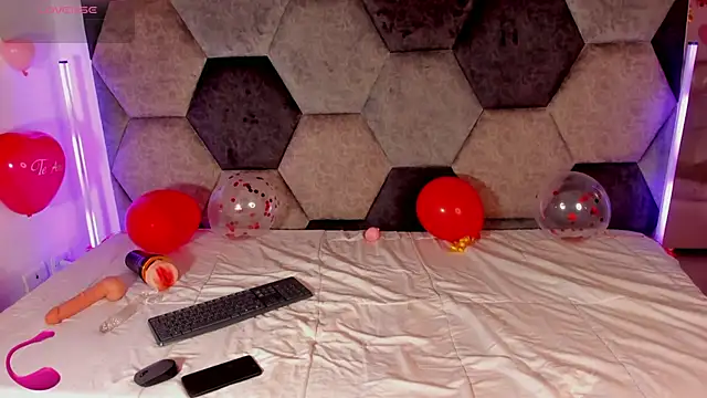 Latrellx7 live sex cam