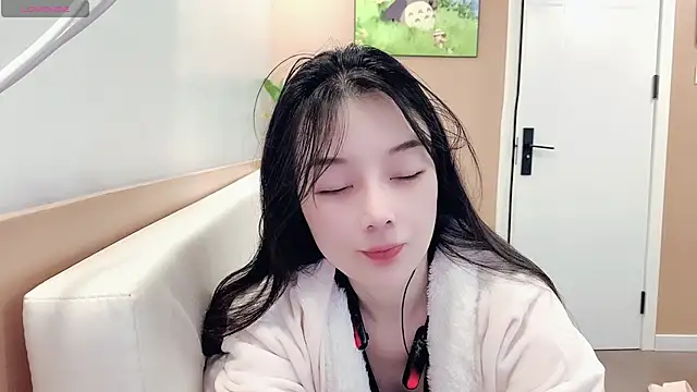 AKiKi711 live sex cam