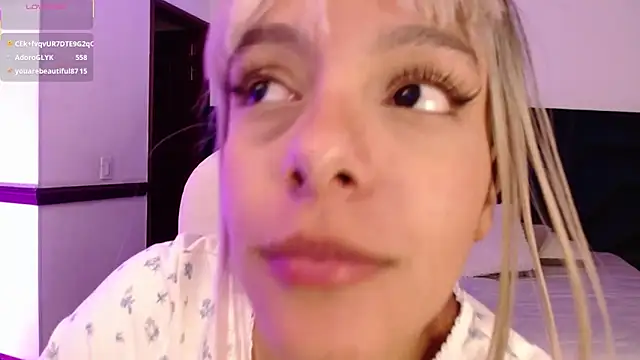 peyton_golden1's cam snapshot