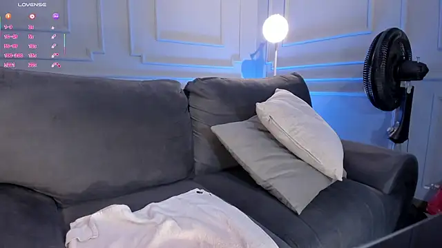 TaraLawrence's cam snapshot