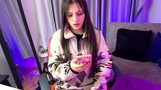 TiinaJonus_'s cam snapshot