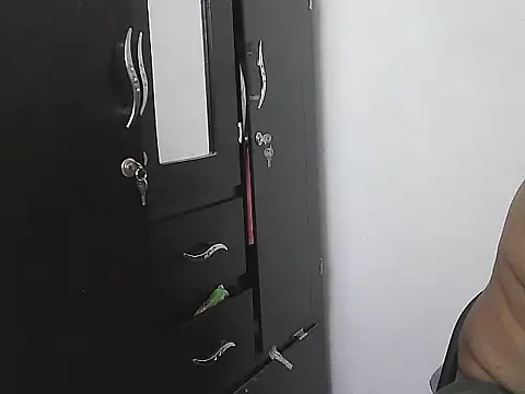 AlphaLatinoBear live sex cam