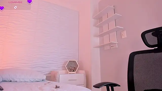 CamileHolmes's cam snapshot