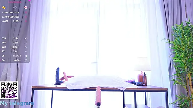 LynBardon live sex cam