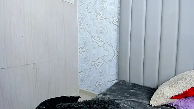 LindaHooker live sex cam