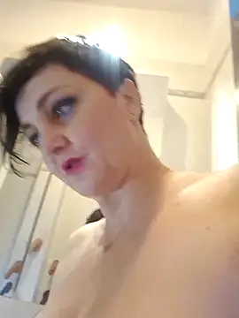 lucillabollente live sex cam