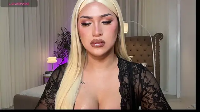 Your_Majesty_Tyra live sex cam