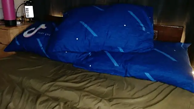 Yukikawaii live sex cam