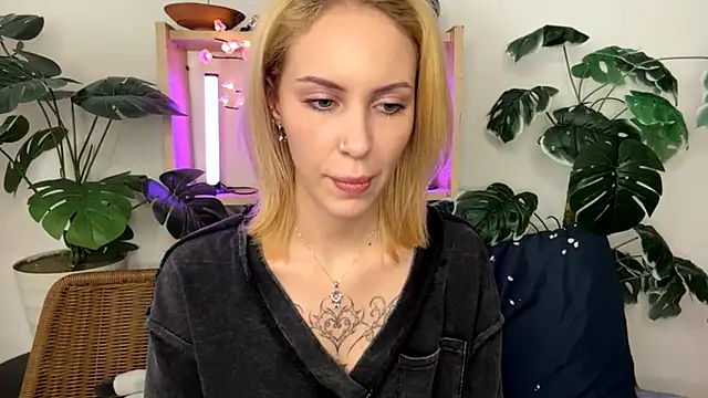 FruitedRiding's cam snapshot