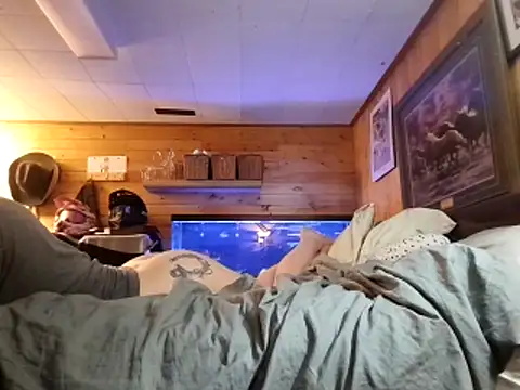 Ryan_and_Aurora's cam snapshot