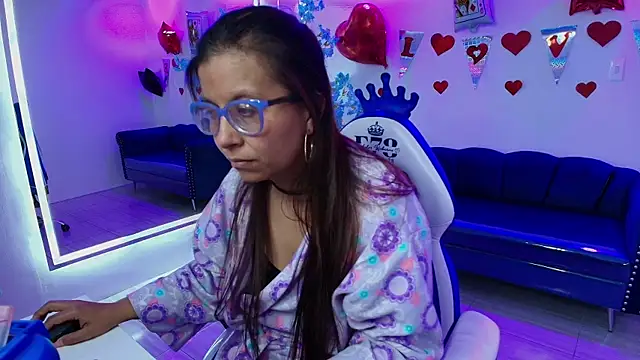 Amber__rouge's cam snapshot