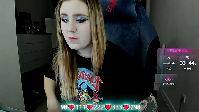 Olivia_Munk's cam snapshot