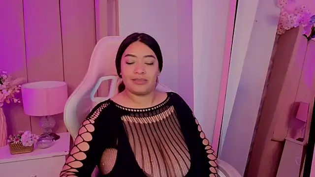 MollyBigBoobs12's cam snapshot