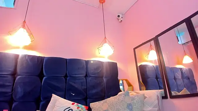 neferet_opal's cam snapshot