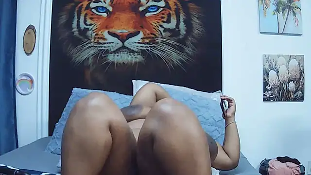 MassiveBoobsxxxx live sex cam