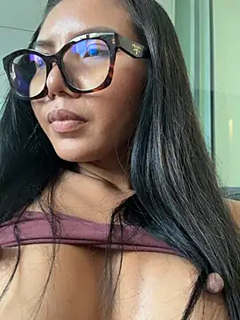 Alittleasaingirl live sex cam