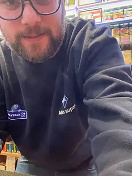 Dominic2295 live sex cam