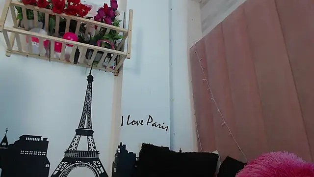 petite_coral's cam snapshot