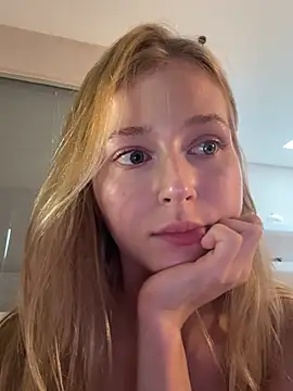 LunaRase live sex cam